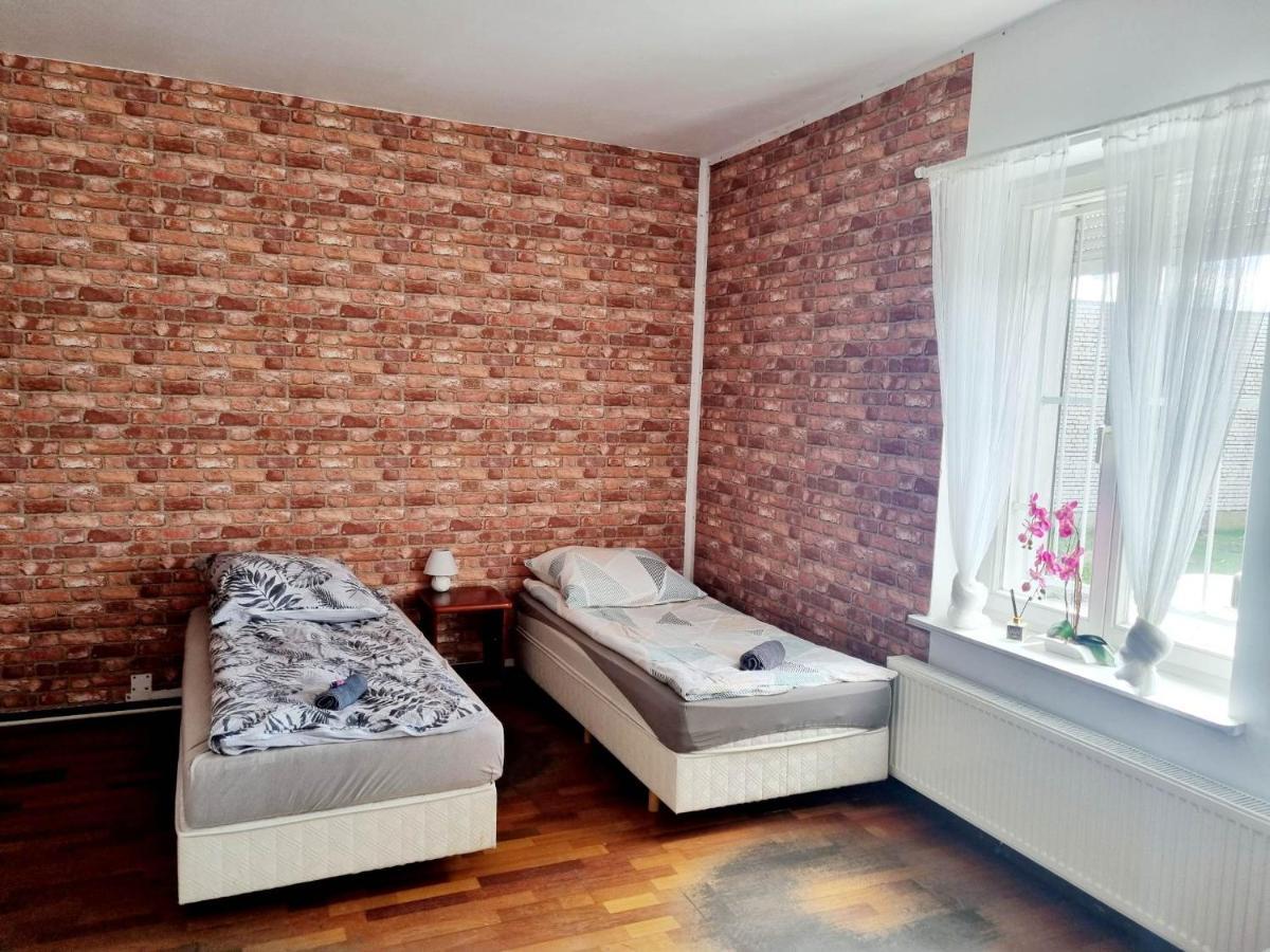 פוזנן Hostel Primax מראה חיצוני תמונה